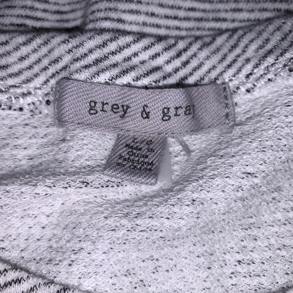 Grey & Gray Striped Cropped Sweatshirt w/Tie & 3/4 Sleeve Size: Large EUC - Picture 5 of 6